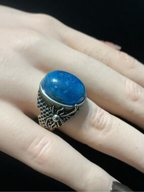 Adjust. Spider Blue Apatite ring